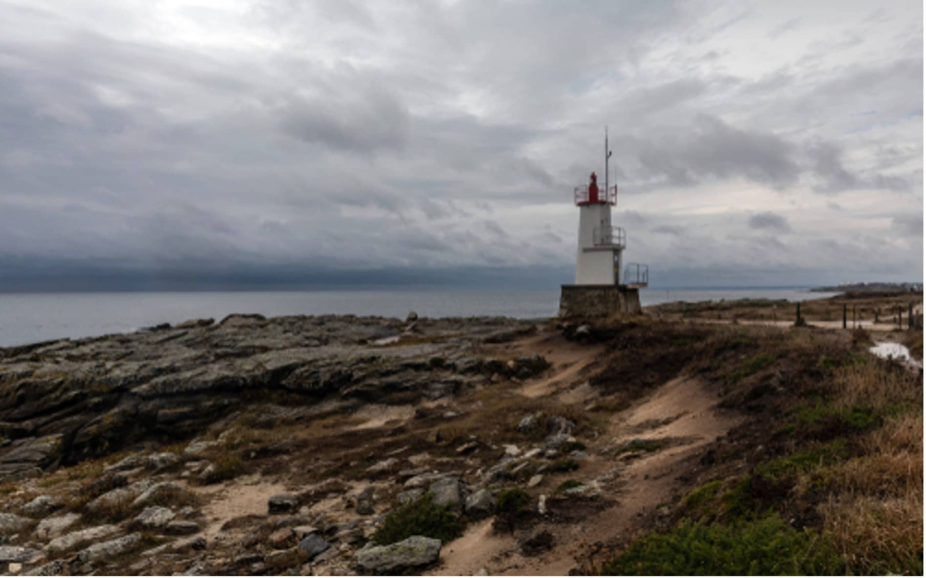 Photographie du phare de Kerroch Lomener à Ploemeur dans le Morbihan